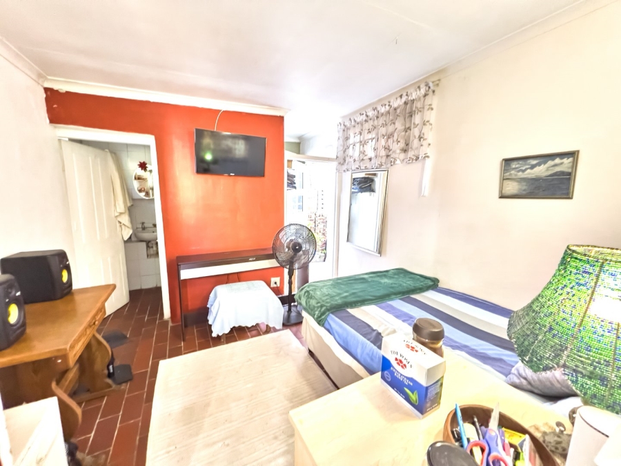 To Let 1 Bedroom Property for Rent in Green Point Western Cape